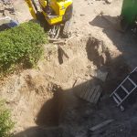 Riool verlegd, palen gezet – de fietsenstalling krijgt vorm! (Deel2/6)
