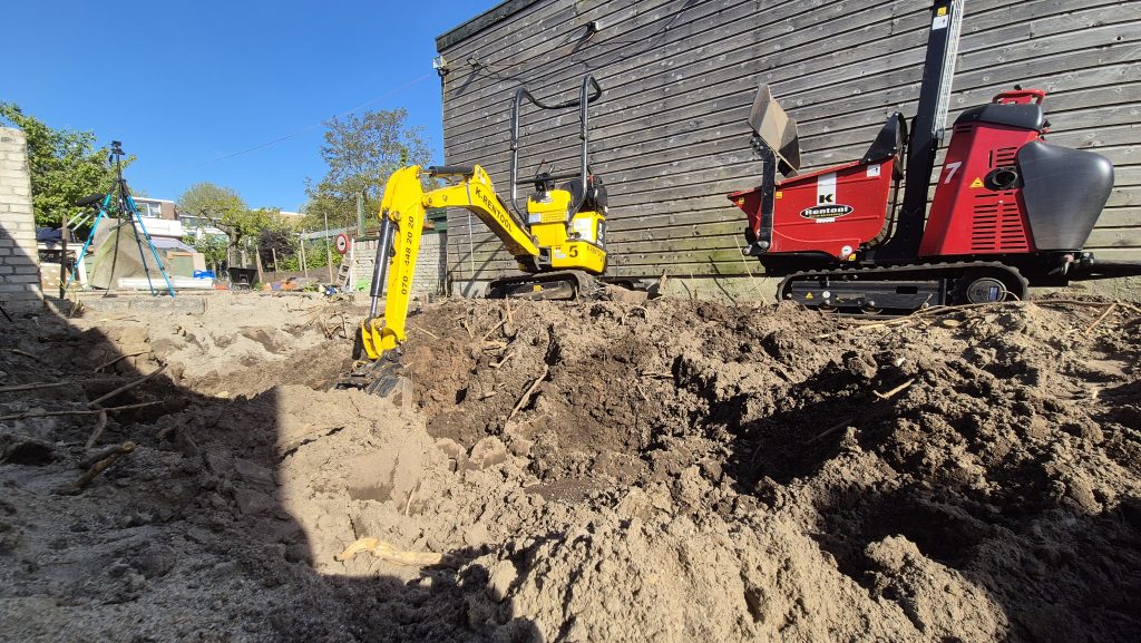 graafmachine en kleine kiep dumper