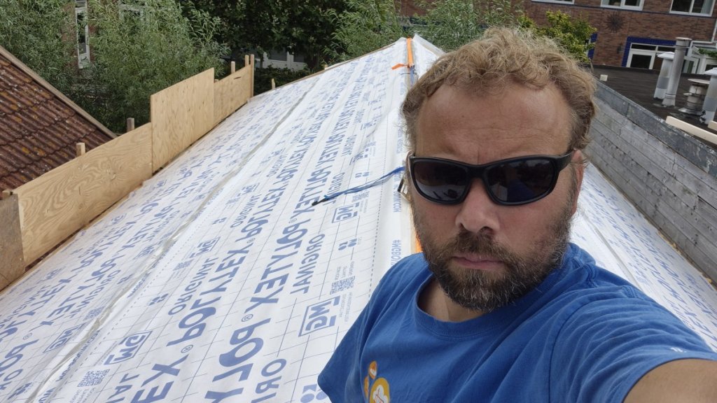 martijn Plugge op het dak!